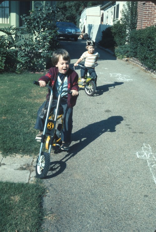 1973 Riding the driveway range in Altadena